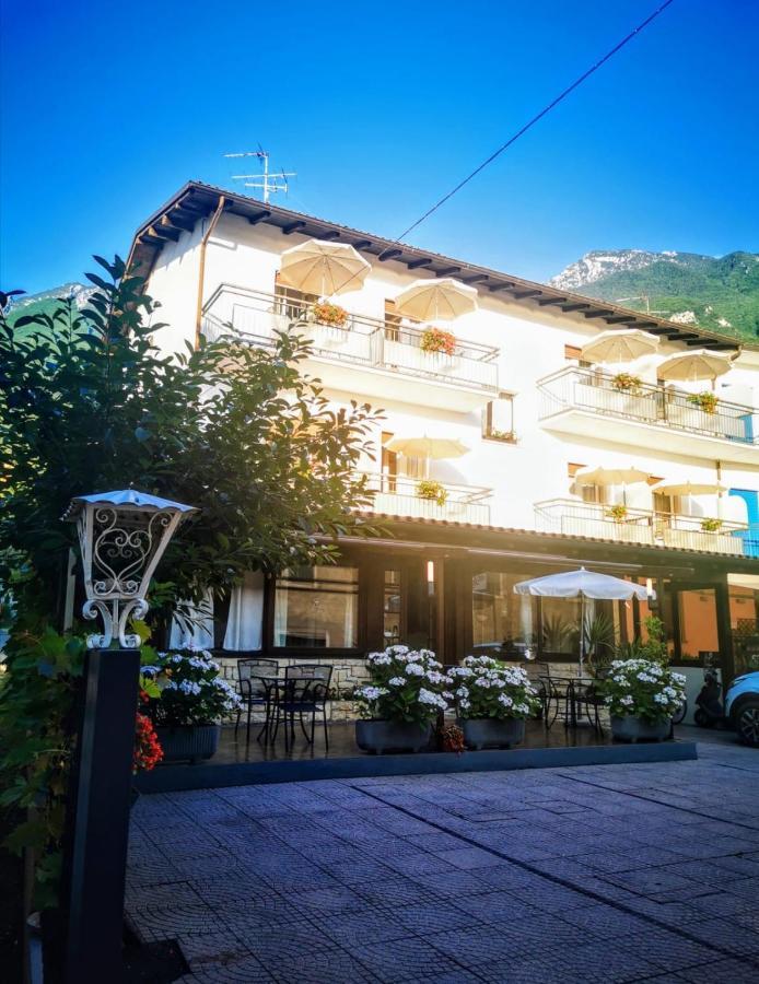 Albergo Al Pescatore Brenzone Extérieur photo