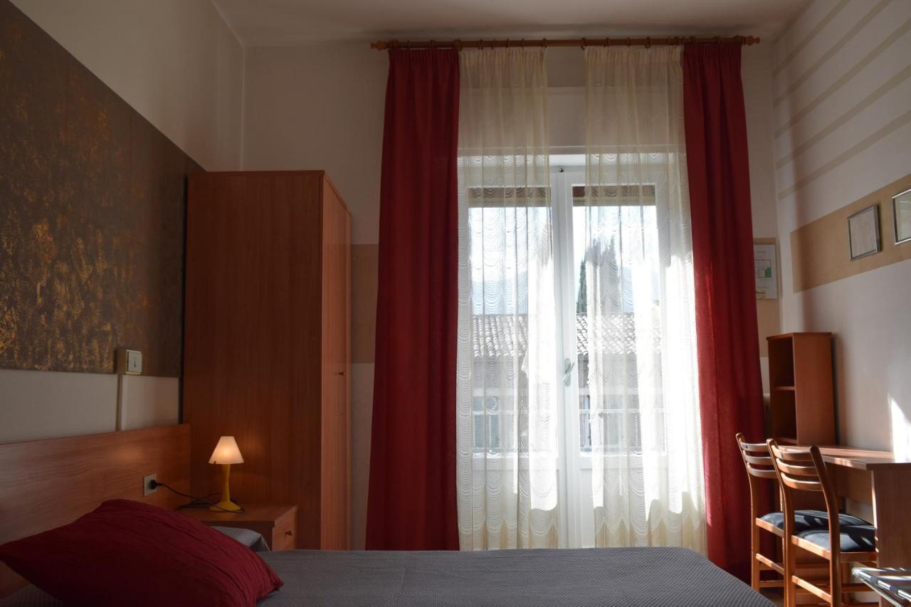 Albergo Al Pescatore Brenzone Extérieur photo