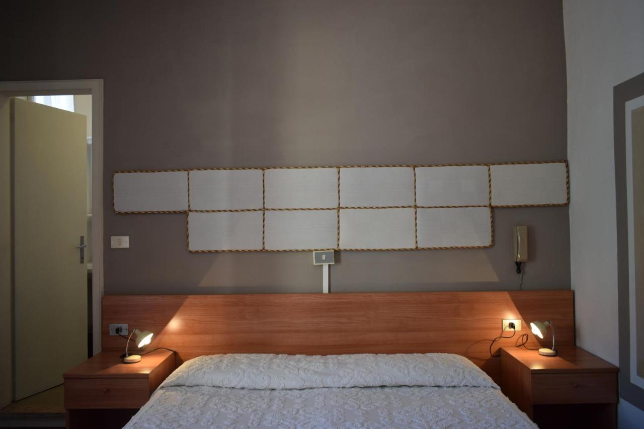 Albergo Al Pescatore Brenzone Extérieur photo